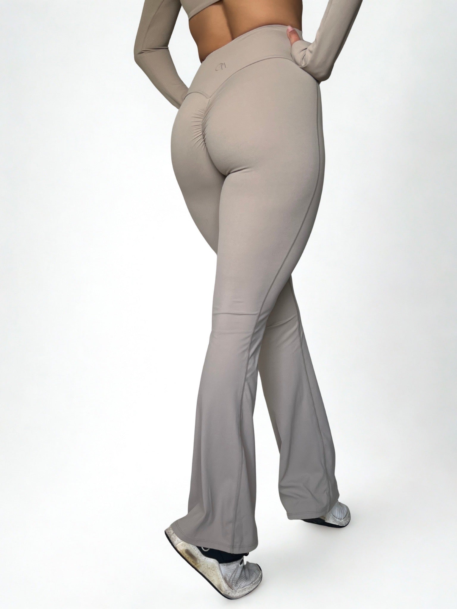 Calza bota ancha Maroa beige
