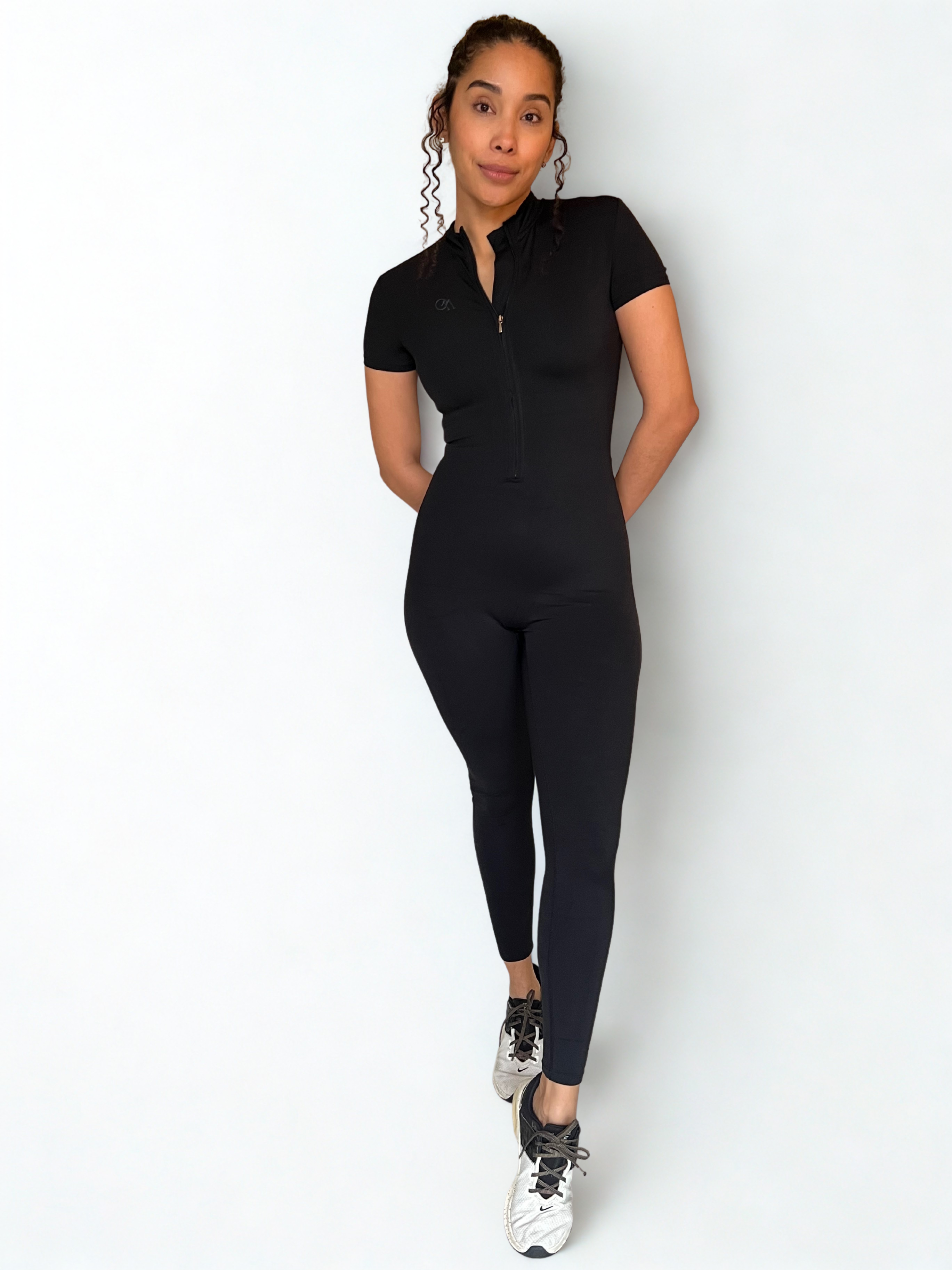 enterizo deportivo negro para mujer, ideal para yoga o pilates