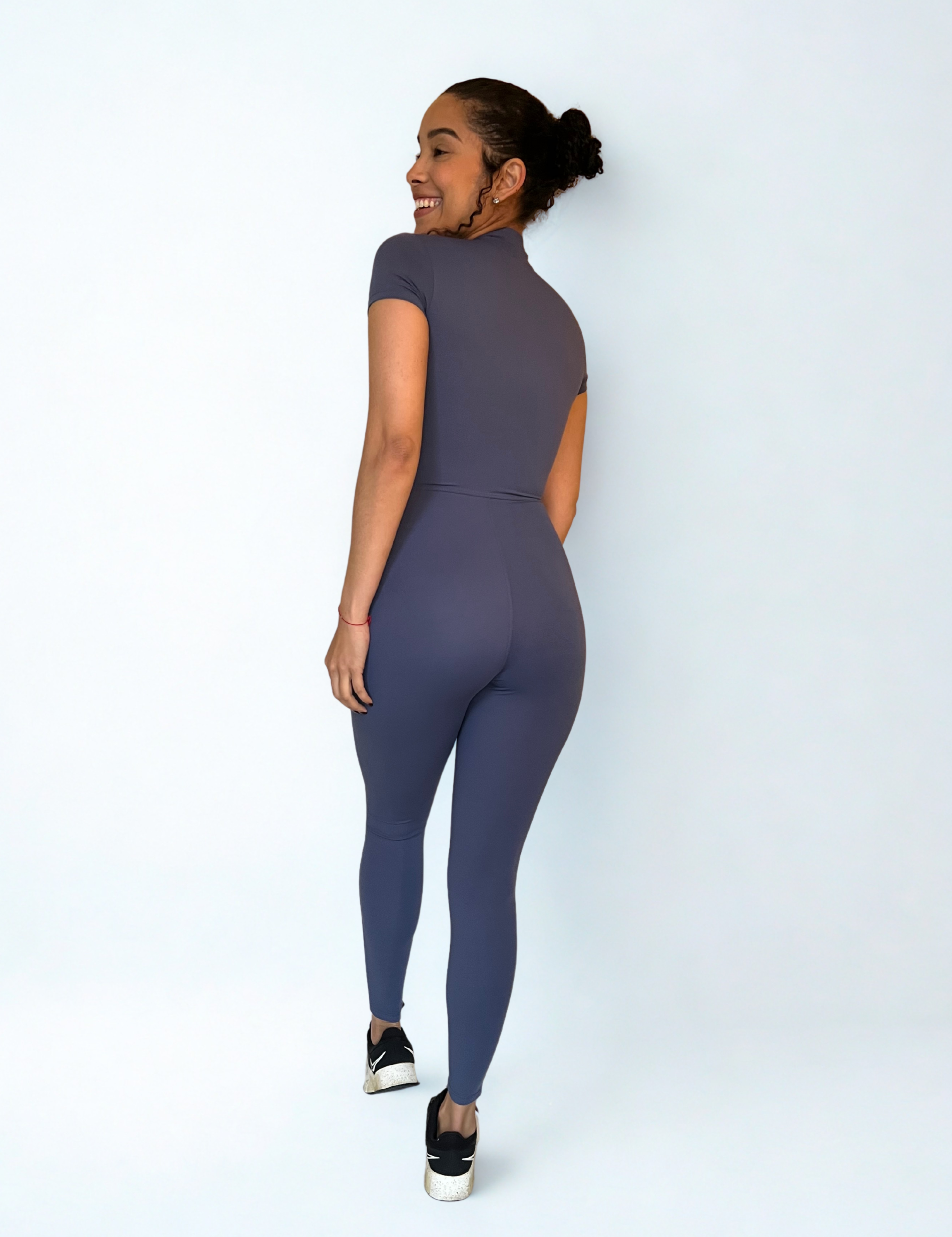 enterizo deportivo azul para mujer, ideal para yoga o pilates