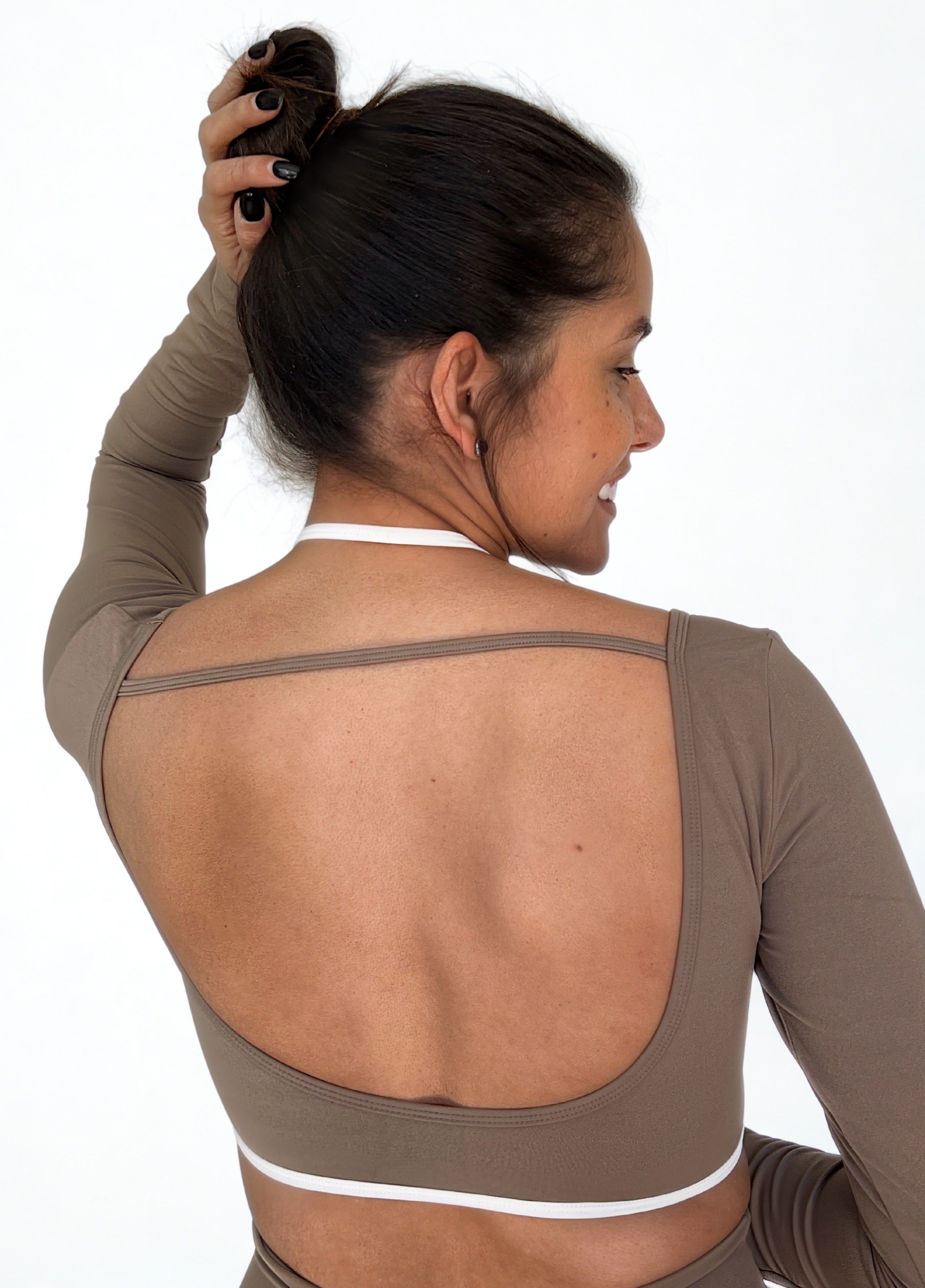 top deportivo cafe para mujer con soporte medio, ideal para gimnasio