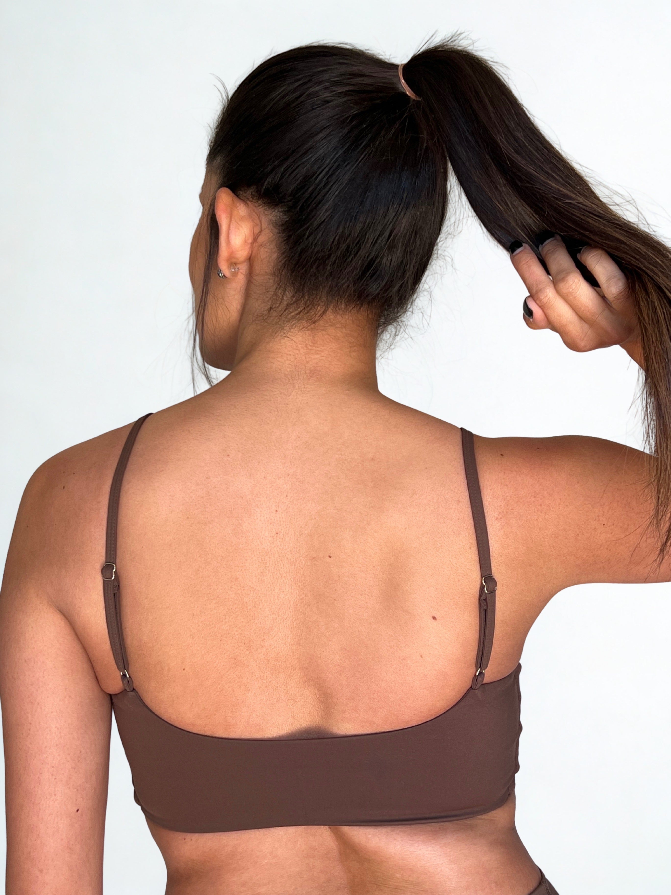 top deportivo cafe para mujer con soporte medio, ideal para gimnasio