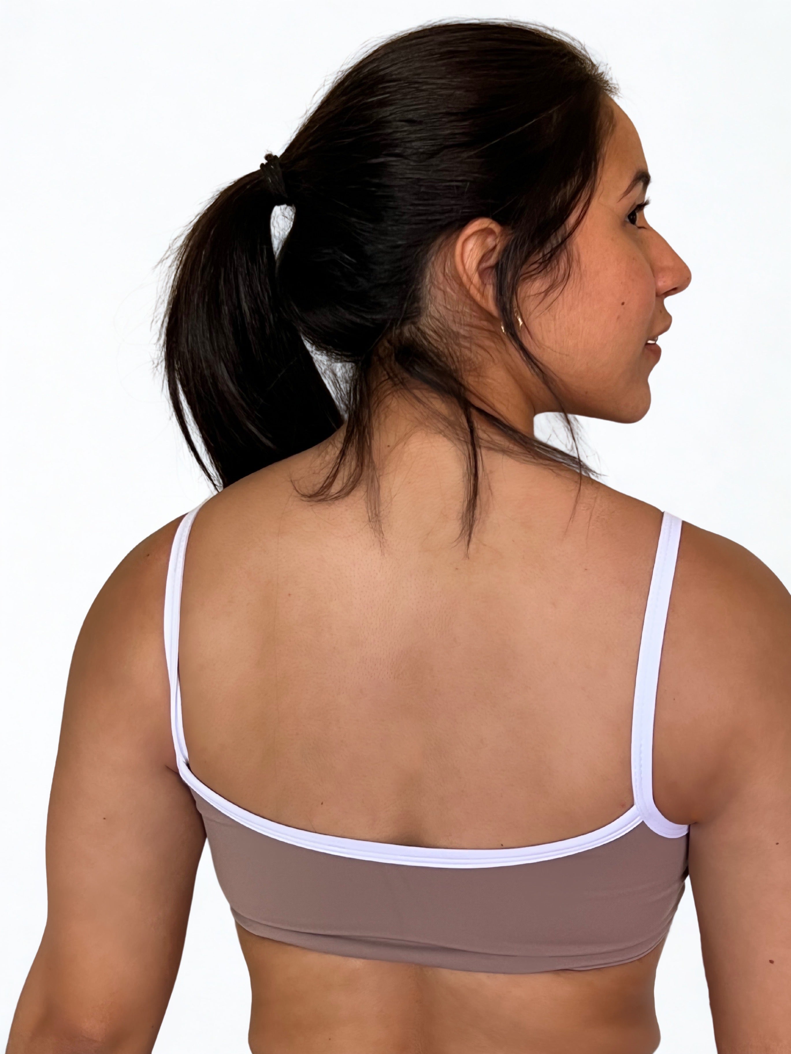 top deportivo arena para mujer con soporte medio, ideal para yoga y pilates