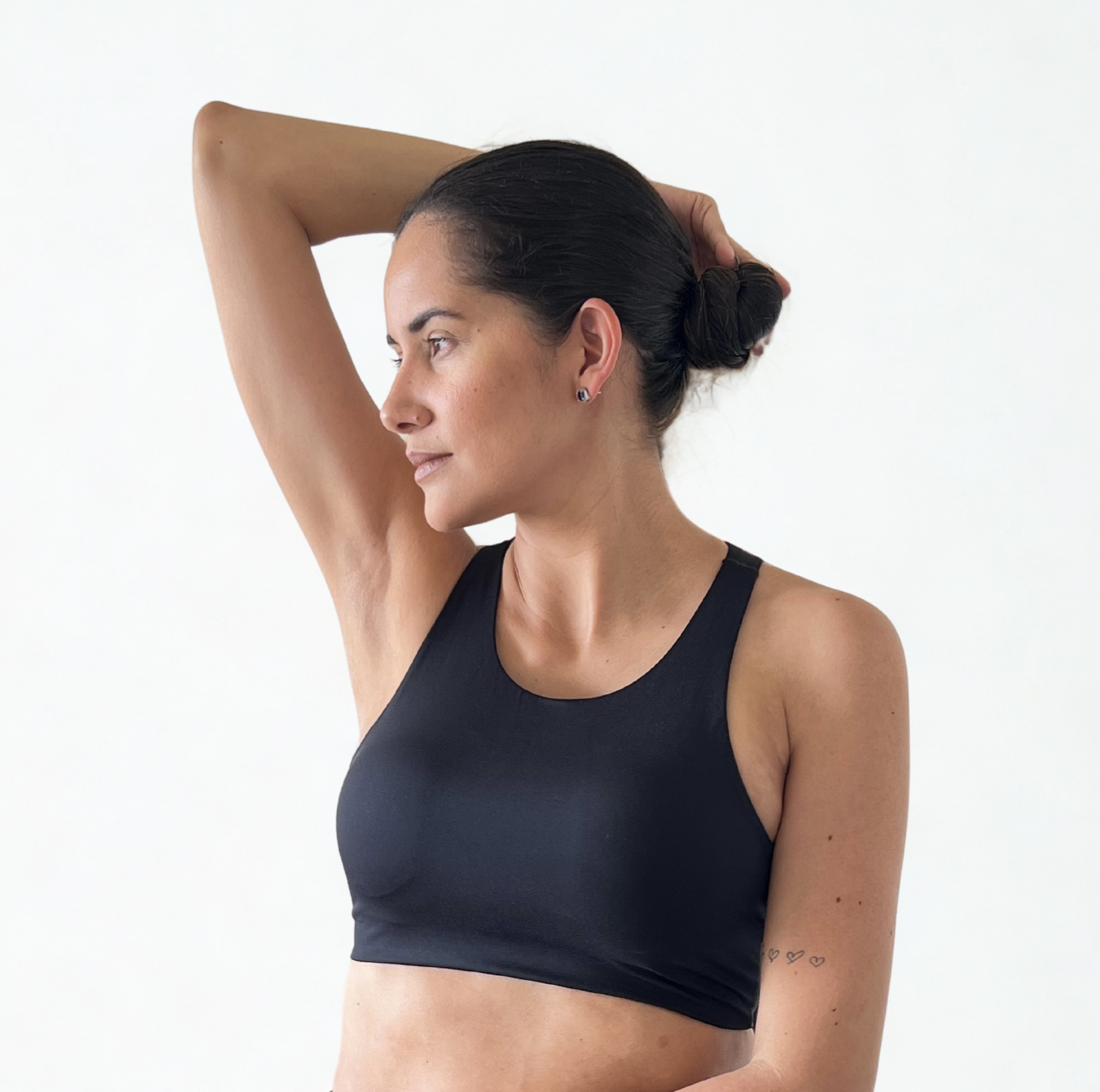 crop top deportivo blanco para mujer de mangas largas estilo oversize, ideal para entrenamiento