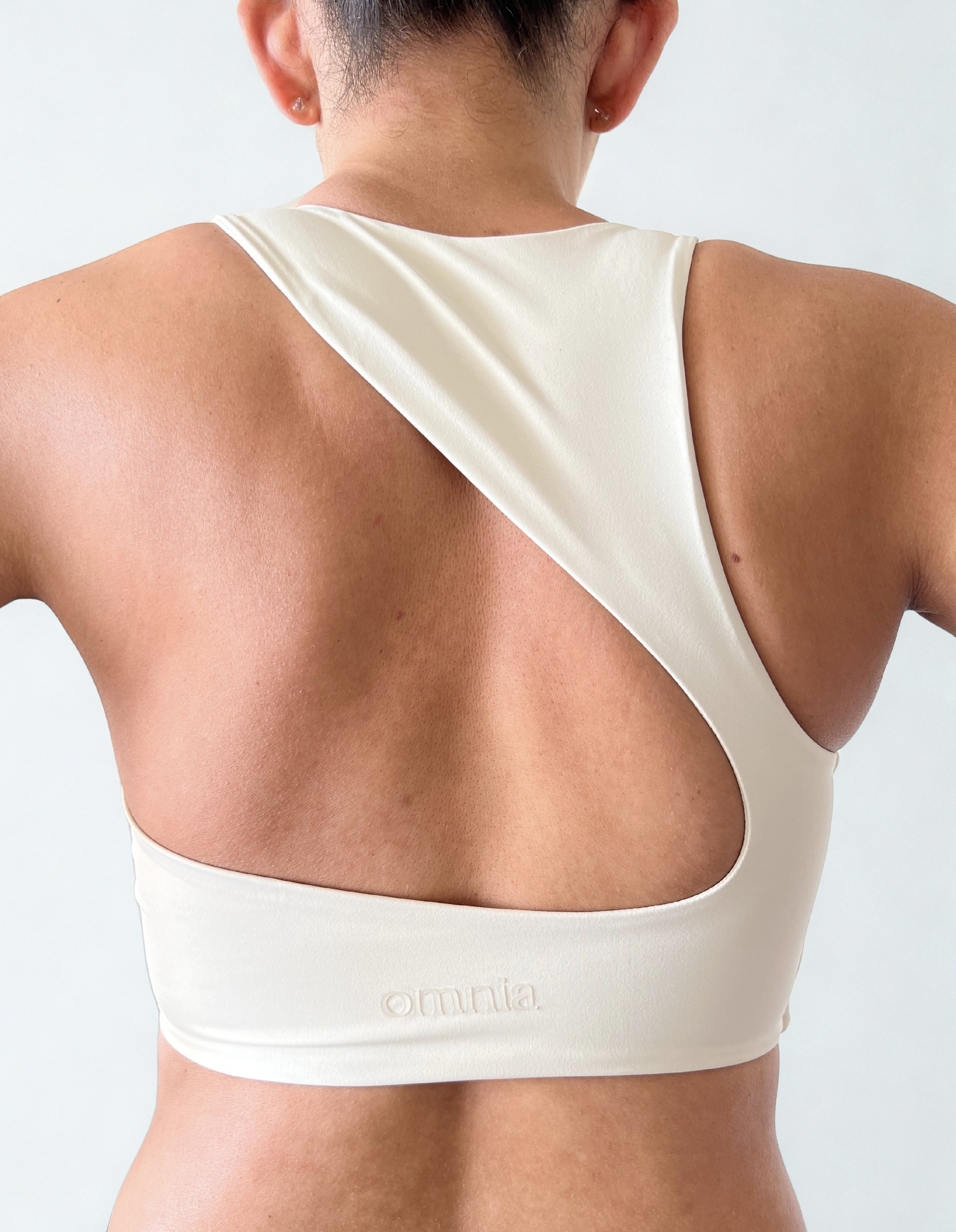 crop top deportivo cafe para mujer de mangas largas estilo oversize, ideal para entrenamiento