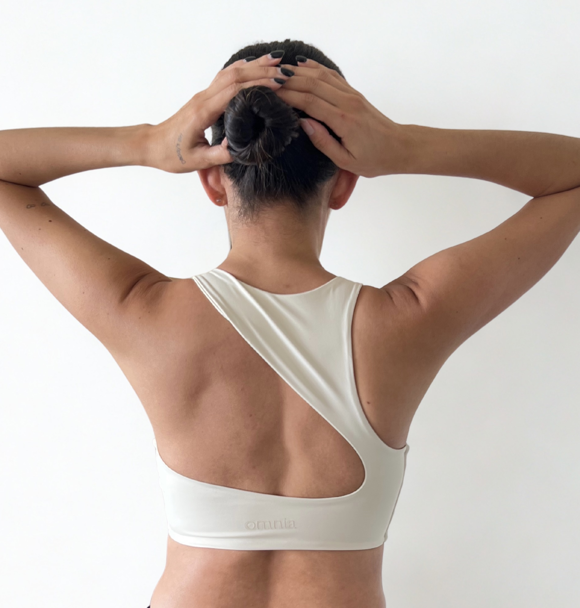 Top deportivo Rayén beige