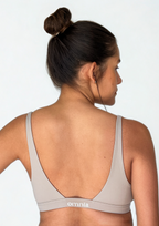 top deportivo arena para mujer con soporte medio, ideal para gimnasio